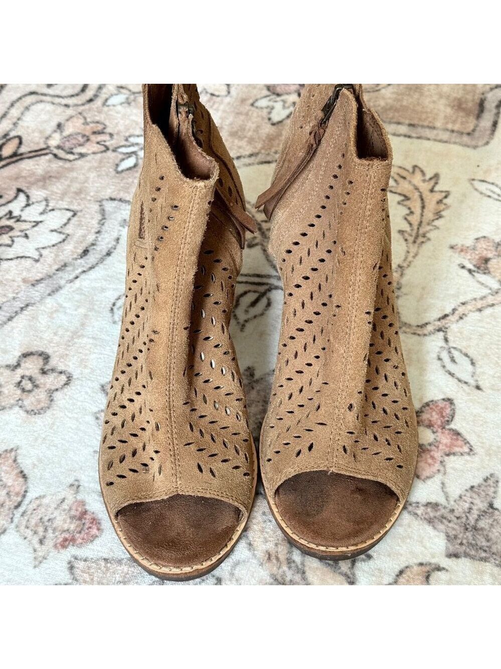 TOMS Majorca peep tow desert taupe bootie sz W 7.5